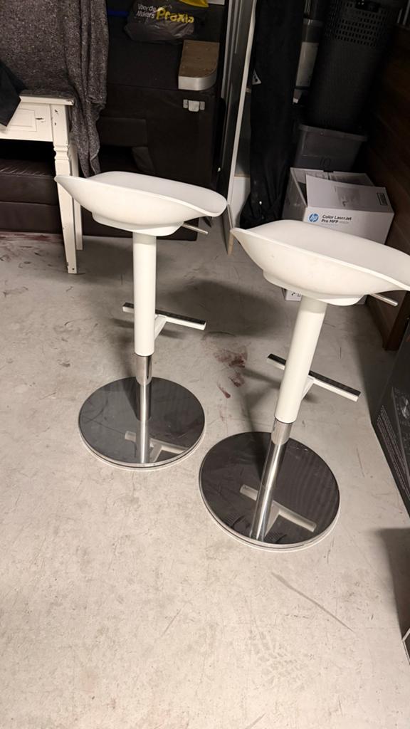 1 witte barkruk Ikea Janinge, Ophalen, Kunststof, Gebruikt, In hoogte verstelbaar