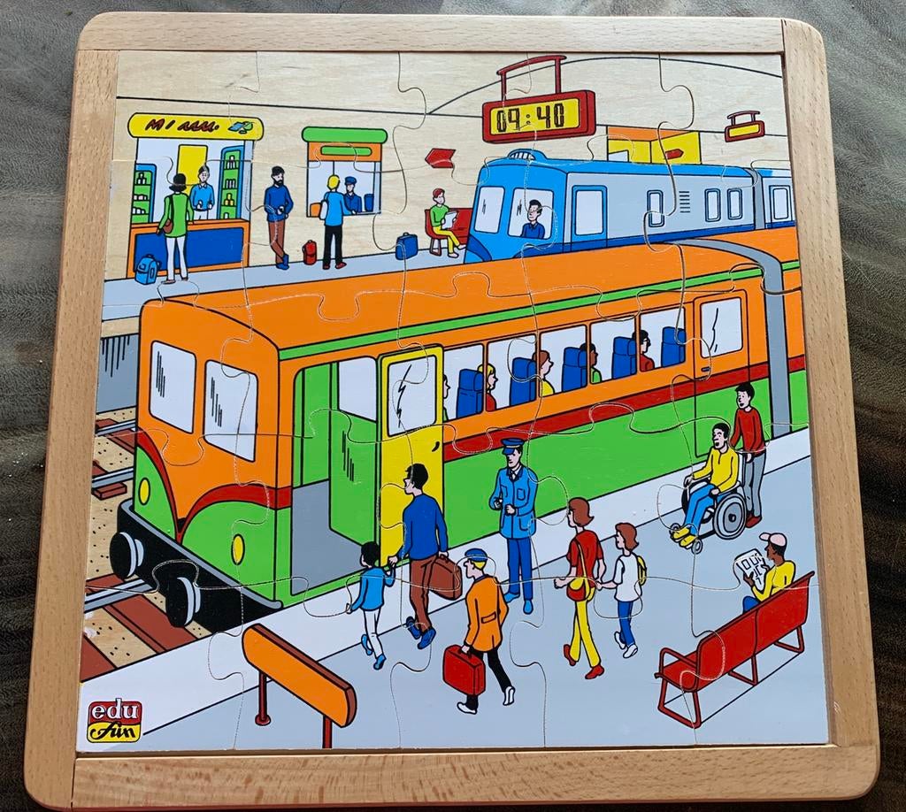 Houten puzzel treinstation Edufun, Ophalen, 10 tot 50 stukjes, Zo goed als nieuw