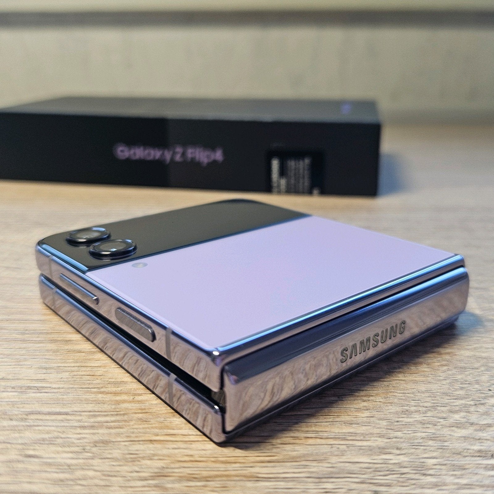 Foto 3 van Samsung Galaxy Z Flip4 512GB - Nieuw in originele verpakking