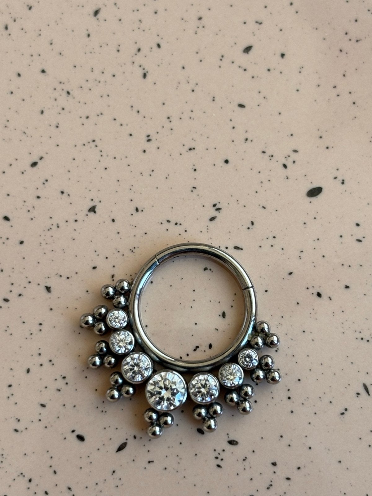 Titanium Daith/Septum Piercing met Zirkonia (1.2mm), Sieraden, Tassen en Uiterlijk, Piercings, Overige materialen, Oor- of Traguspiercing