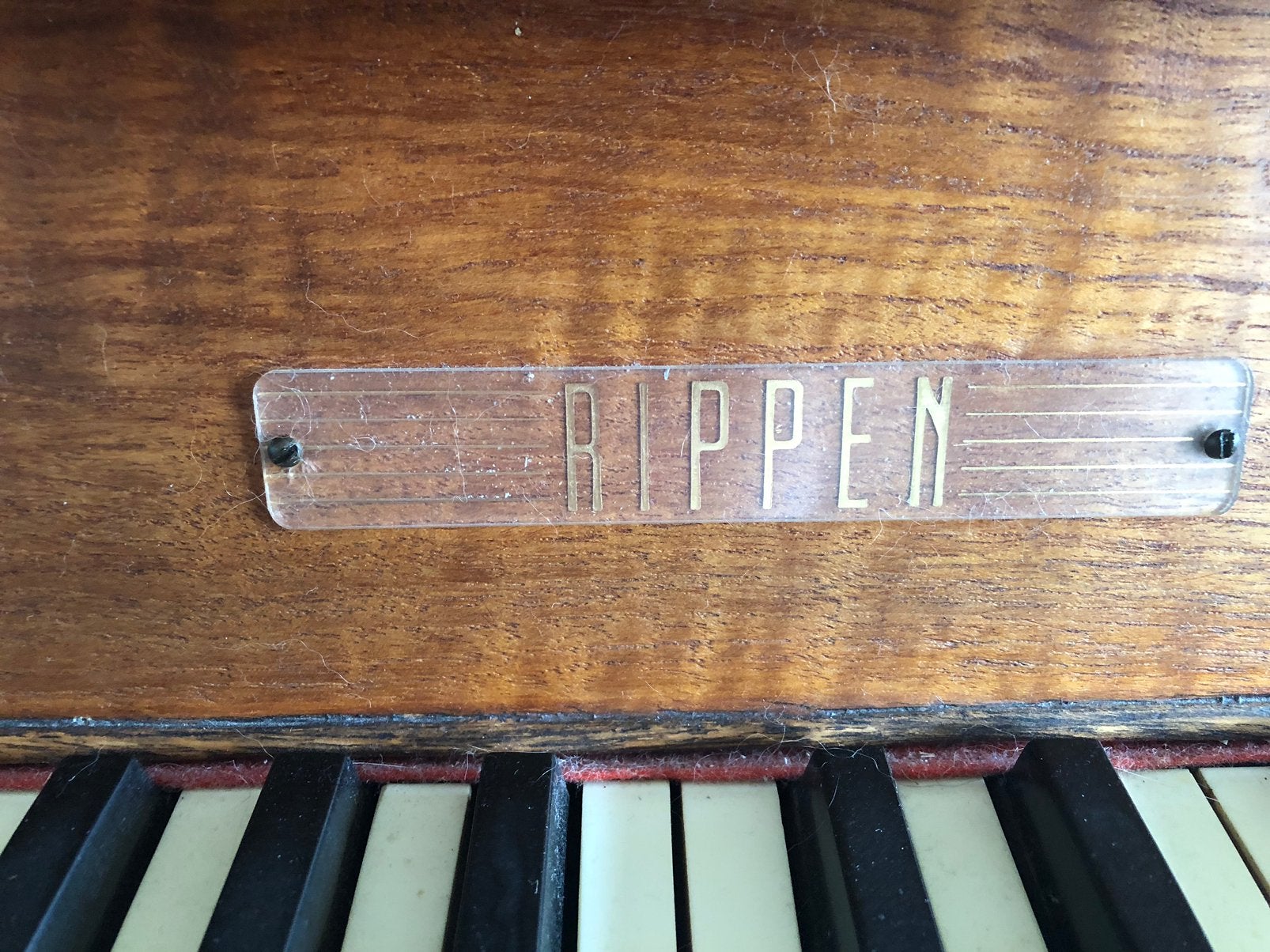 Rippen piano vintage in goede staat., Ophalen, Gebruikt, Bruin, Piano