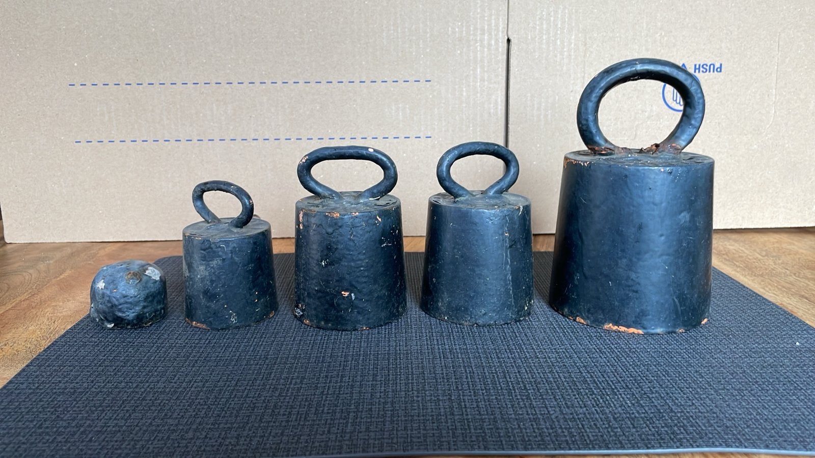 Set van 5 antieke gietijzeren gewichten, Ophalen