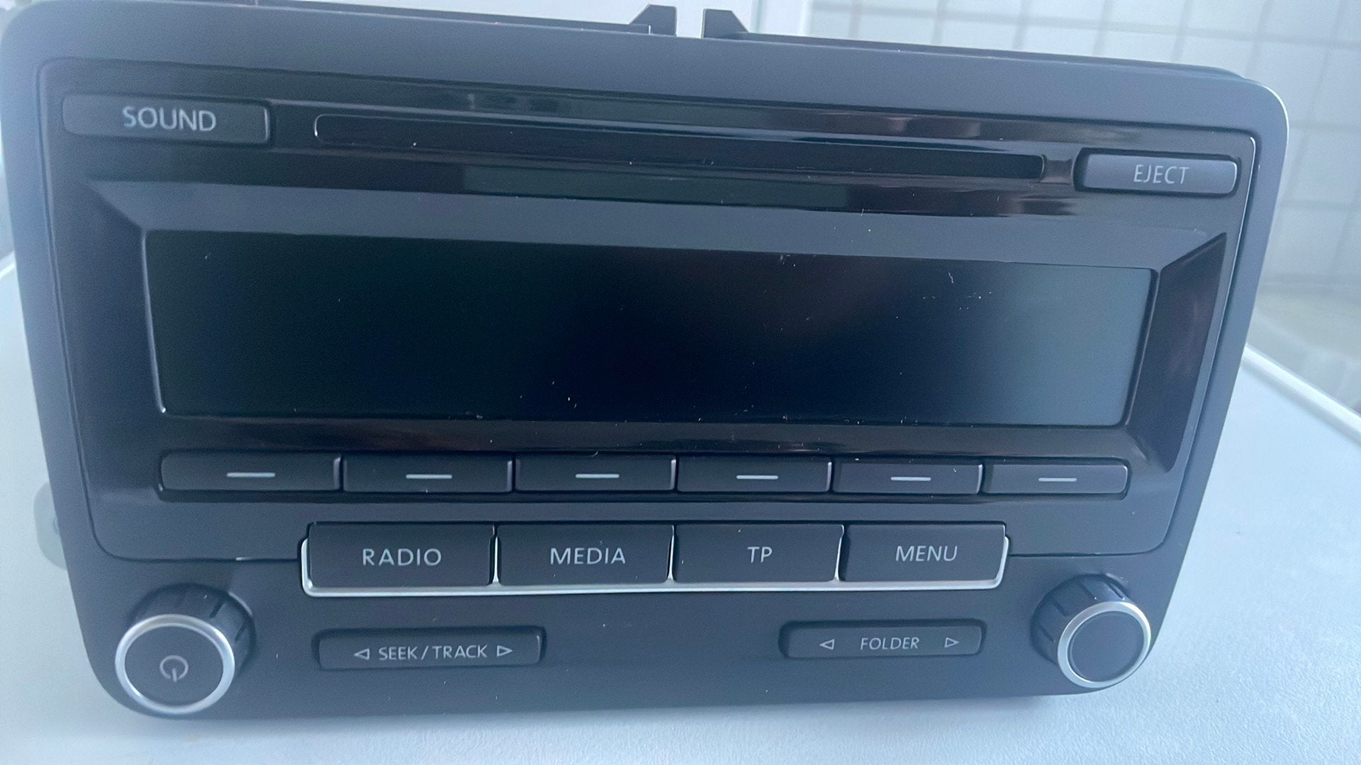 Originele Bosch VW autoradio low EU UP2 met CD-speler, Ophalen of Verzenden, Zo goed als nieuw
