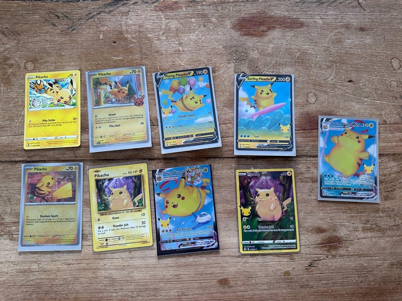 Pikachu collectie - Diverse Pokémon kaarten, Ophalen of Verzenden, Zo goed als nieuw, Meerdere kaarten, Foil