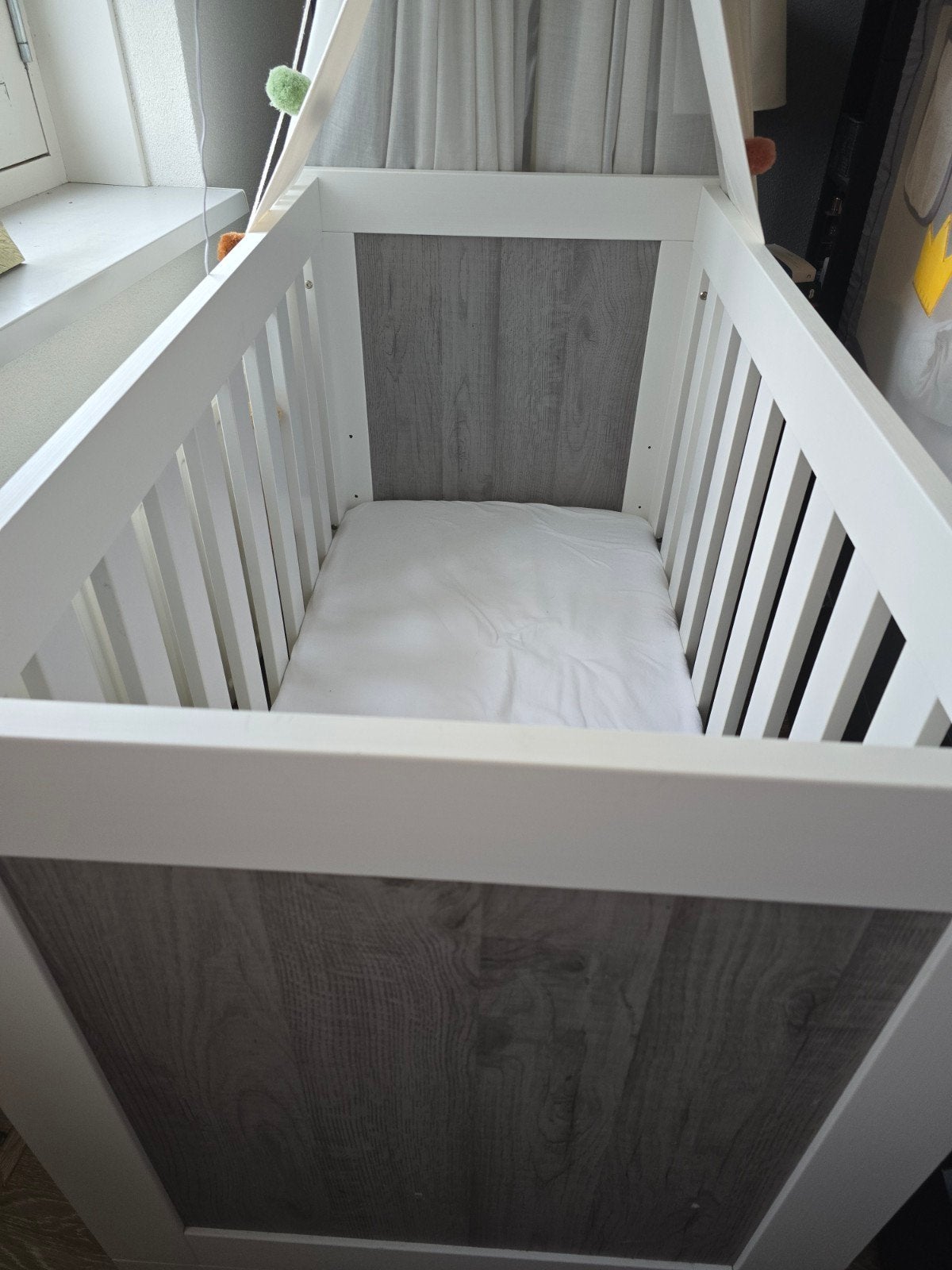 TWF Ledikant wit/grijs met matras 120x60cm, Ophalen, Gebruikt, Ledikant