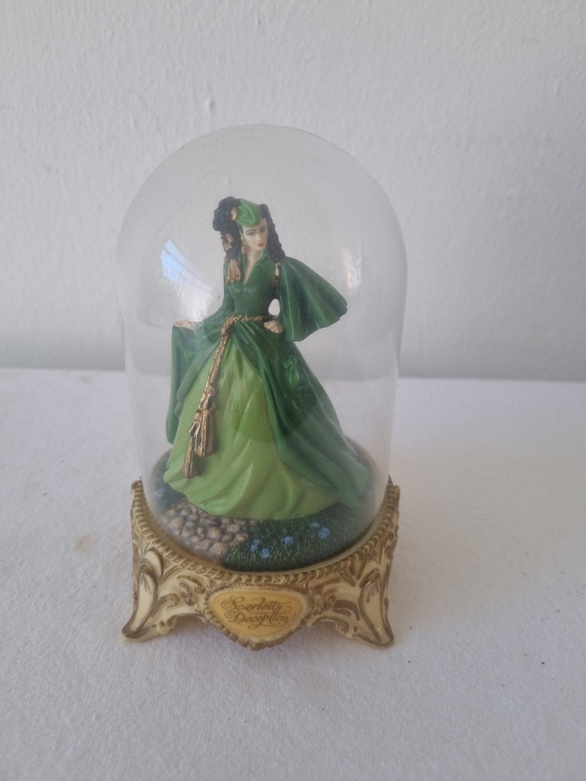 Charlotte D'Orsay beeldje met glazen stolp, Ophalen of Verzenden, Zo goed als nieuw, Mens