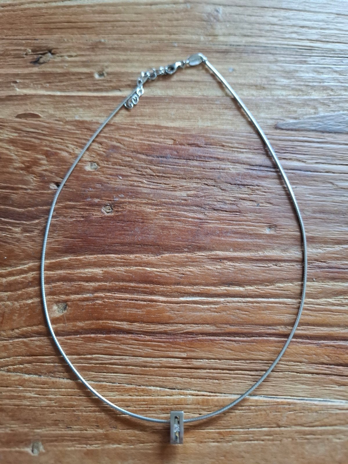 Fossil ketting met hanger en kristal, Ophalen, Overige materialen, Gebruikt, Met kristal