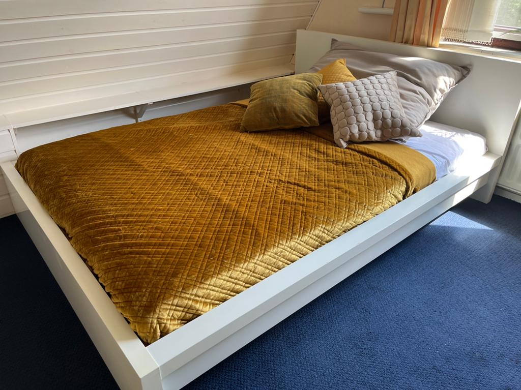 Wit tweepersoons Ikea Malm bed met lattenbodem en matras, Ophalen, Gebruikt, 90 cm, Wit