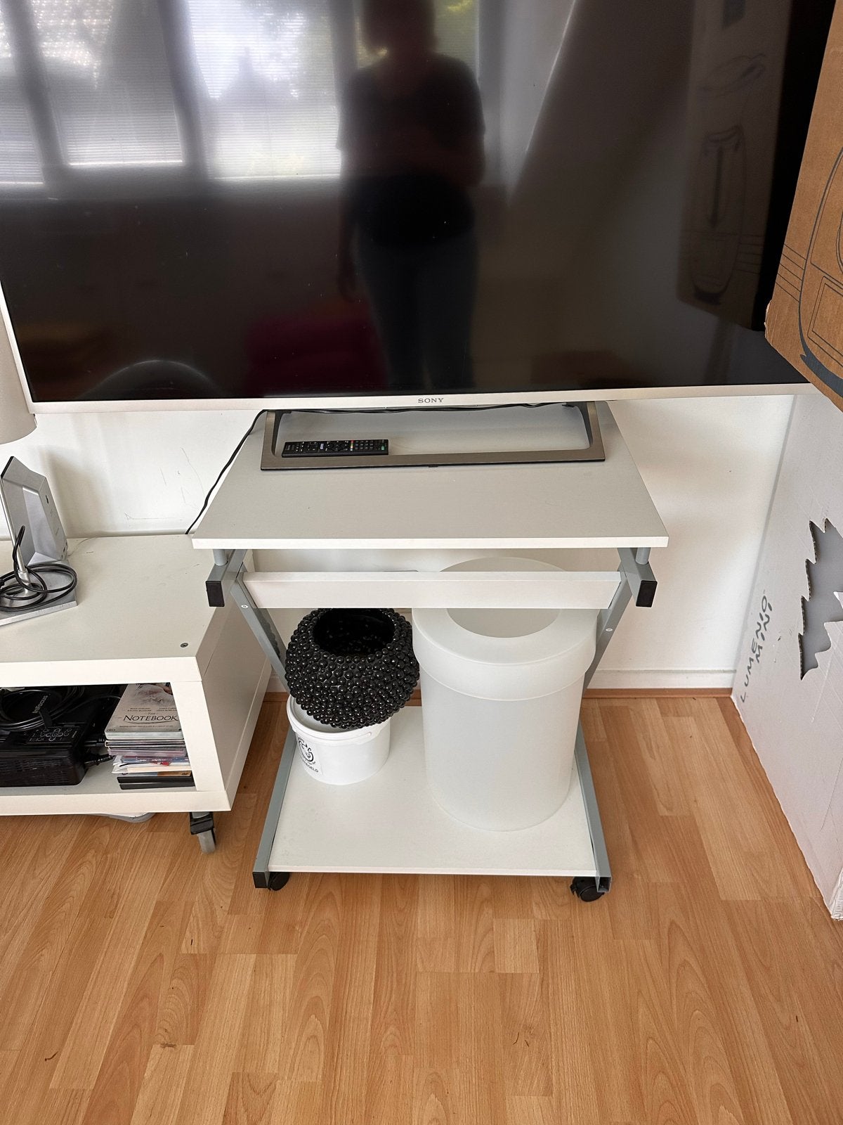 Klein verrijdbaar bureau Jinx - Compact en functioneel, Ophalen, Gebruikt, Metaal, Overige merken