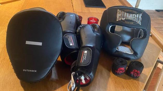 Boksspullen, Sport en Fitness, Ophalen of Verzenden, Zo goed als nieuw, Bokshandschoenen