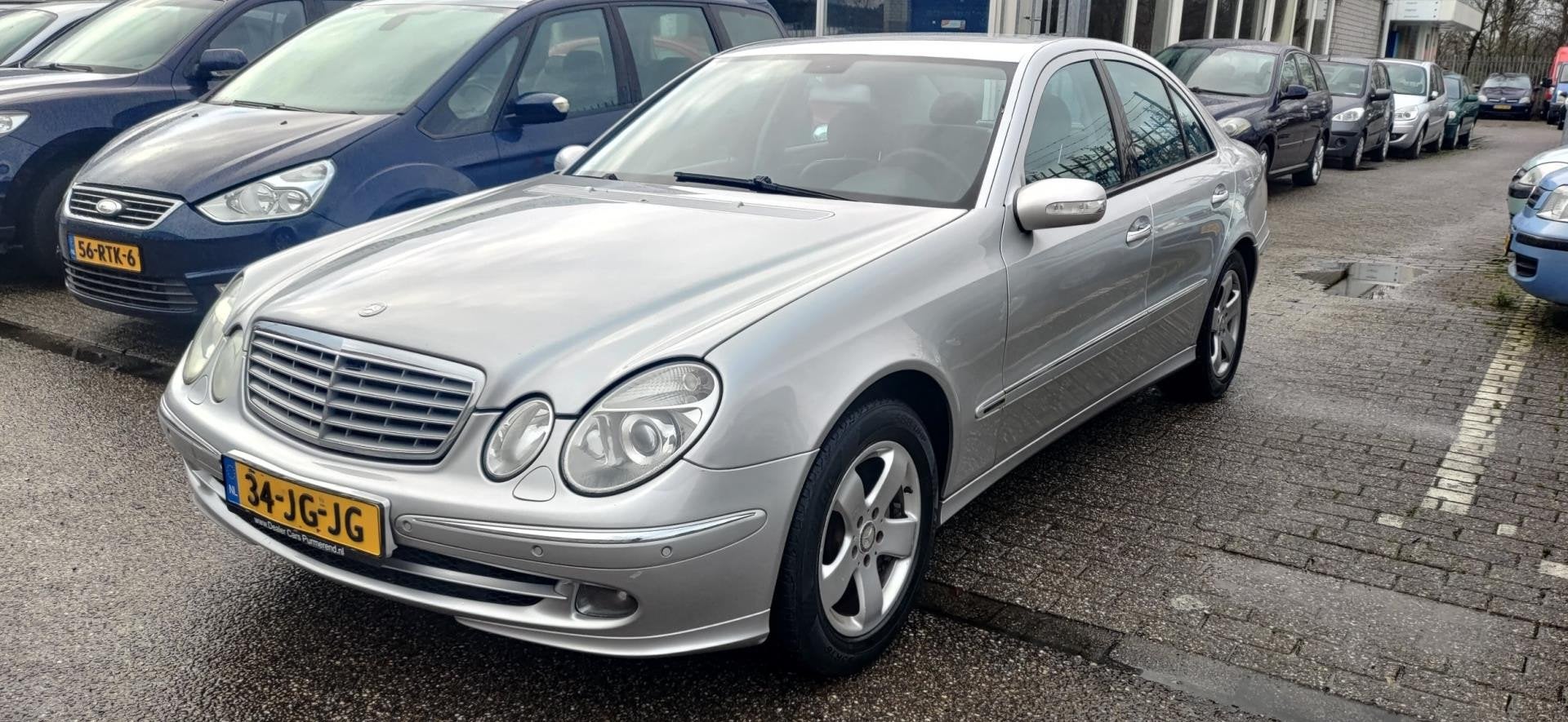 Mercedes-Benz E-klasse 240 Avantgarde, Auto's, Automaat, Achterwielaandrijving, Gebruikt, Zwart