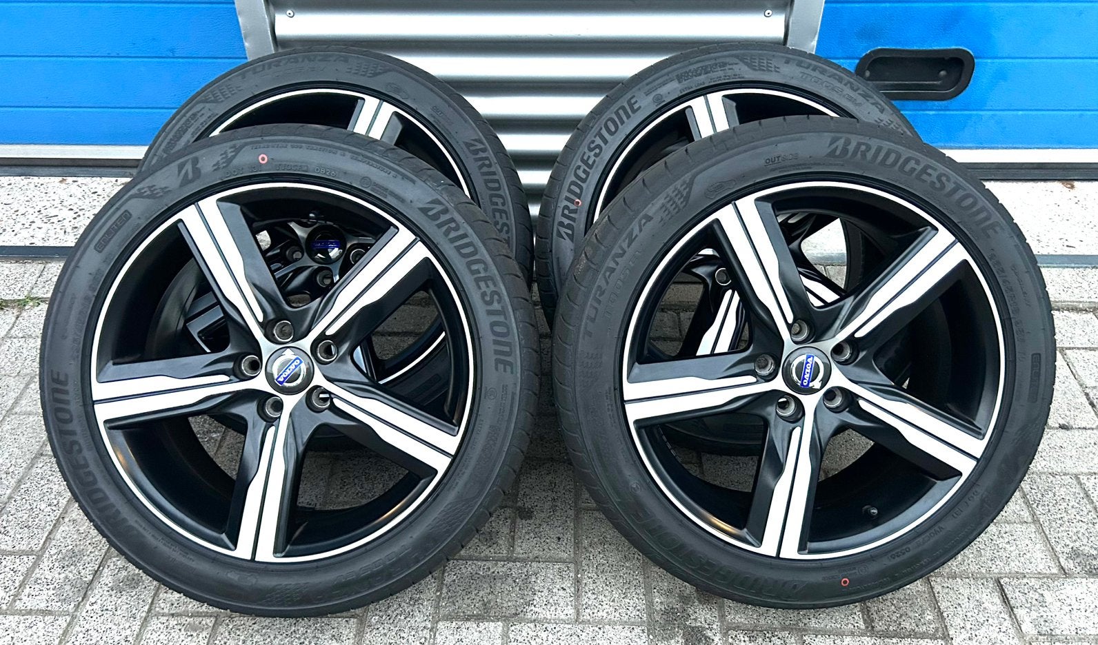 Nette 18 inch Volvo velgen 235-45-18 zomerbanden S60,V60,V70, 18 inch, Gebruikt, Banden en Velgen, Ophalen of Verzenden