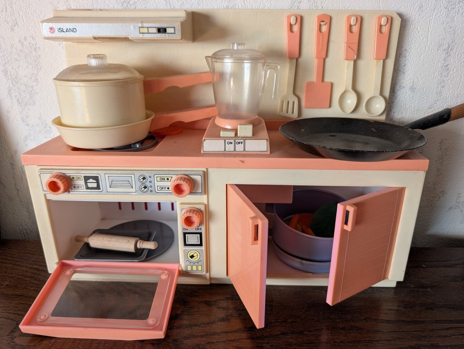Vintage speelgoedkeukentje, Ophalen, Gebruikt