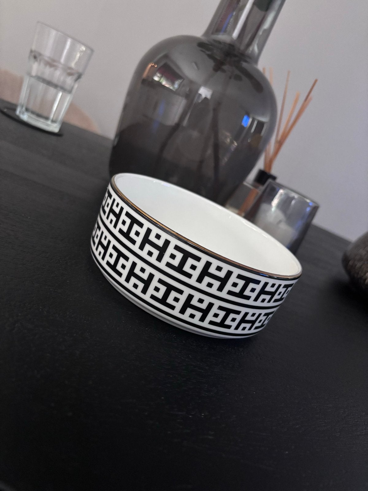 Servies set: 6 dinerborden en 4 snackkommen, Ophalen, Keramiek, Zo goed als nieuw, Modern