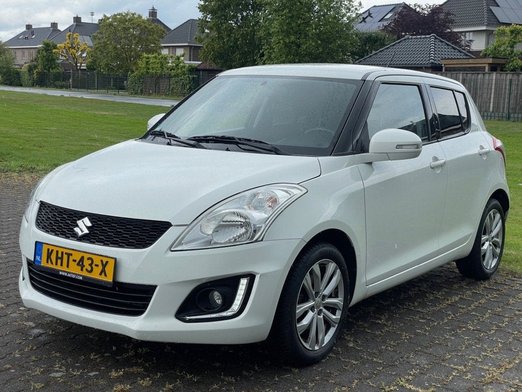 Suzuki SWIFT 1.2 Exclusive EASSS/ ECC/ Cruise/ Keyless/ LM/, Auto's, Suzuki, Voorwielaandrijving, 94 pk, Gebruikt, 4 cilinders