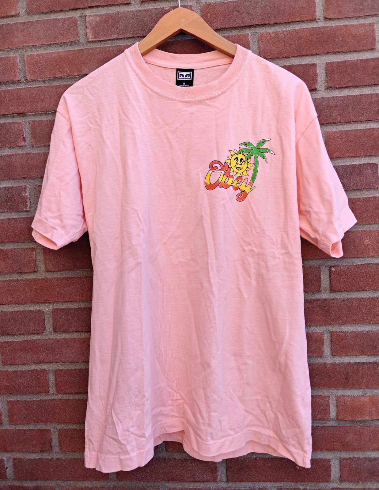 Obey T-shirt lichtroze maat M - als nieuw!, Obey, Maat 48/50 (M), Ophalen of Verzenden, Zo goed als nieuw