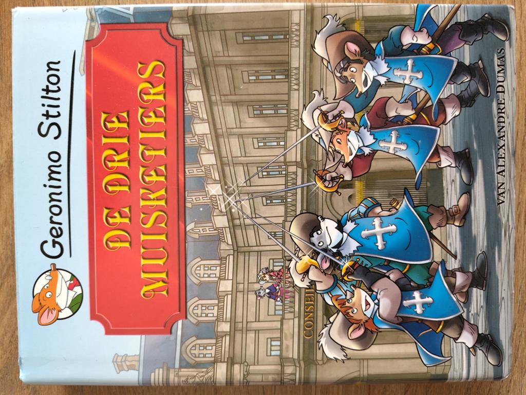 De Drie Musketiers - Geronimo Stilton (Alexandre Dumas), Boeken, Ophalen of Verzenden, Zo goed als nieuw, Alexandre Dumas, Fictie algemeen