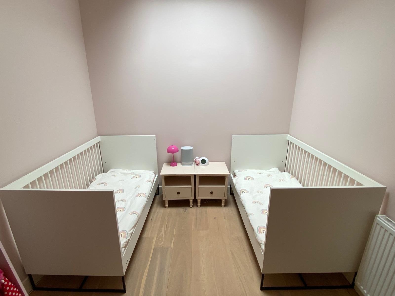 Kidsmill meegroei ledikant en commode marmer compleet, Ophalen, Gebruikt, 70 tot 85 cm, Lattenbodem