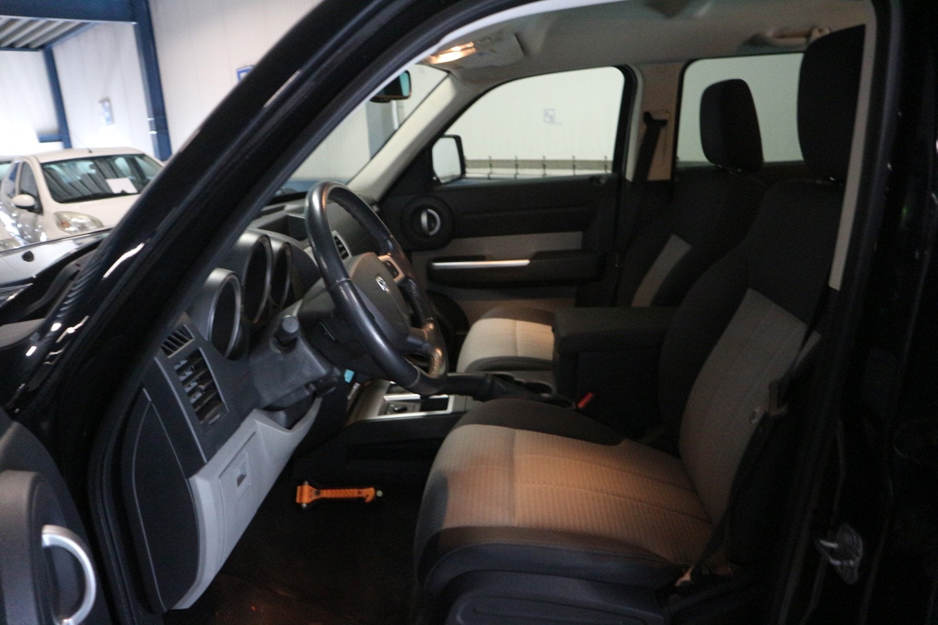Dodge Nitro 3.7 V6 SXT AUT + NAP + BLACK PACK ! ! !, Auto's, Automaat, 3700 cc, Gebruikt, Zwart