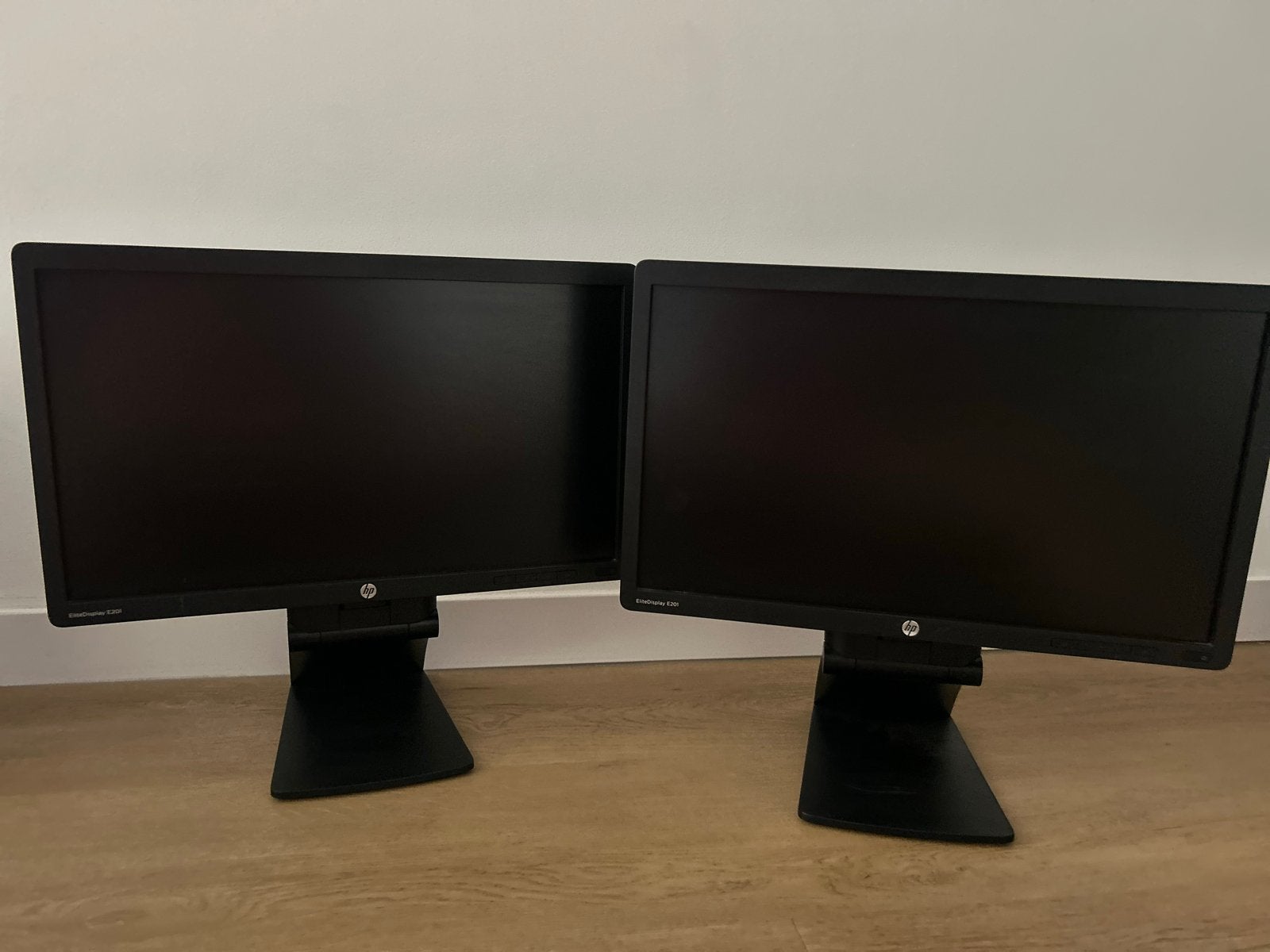 HP EliteDisplay E201 Monitor (2 stuks), In hoogte verstelbaar, Ophalen of Verzenden, DisplayPort, 60 Hz of minder