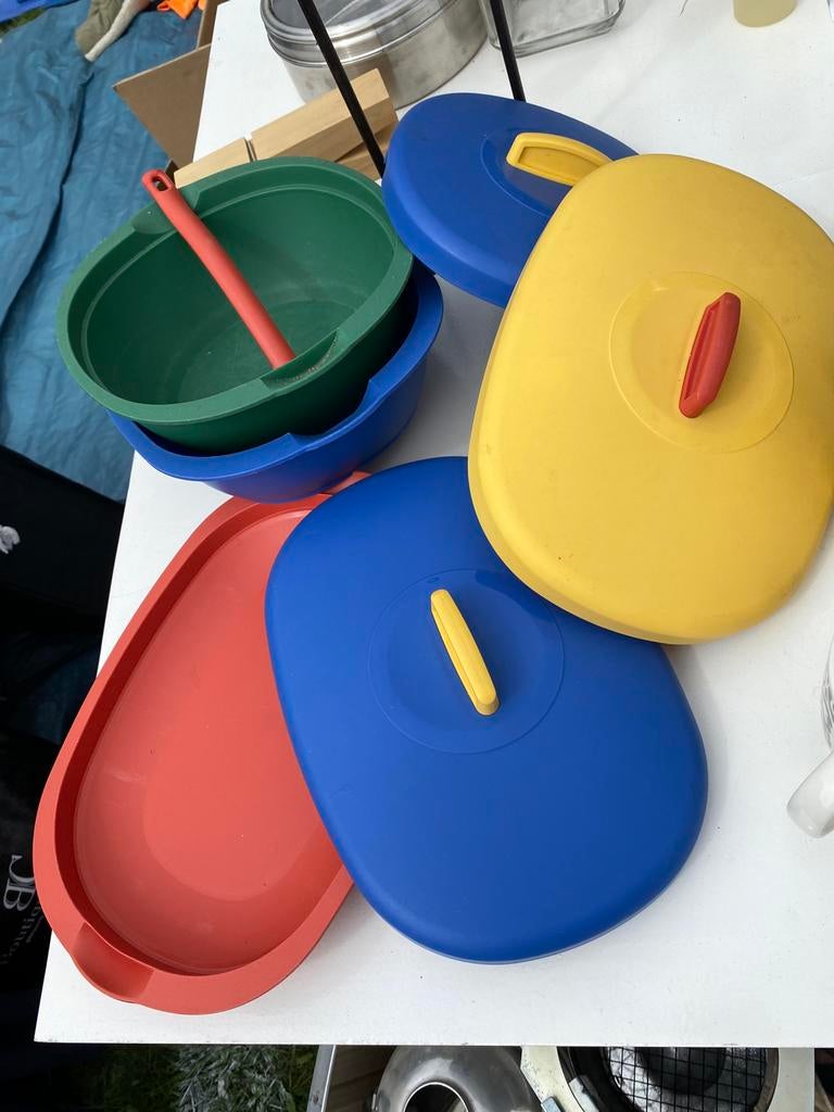 3 Tupperware serveerschalen met deksel en lepel, Ophalen, Zo goed als nieuw