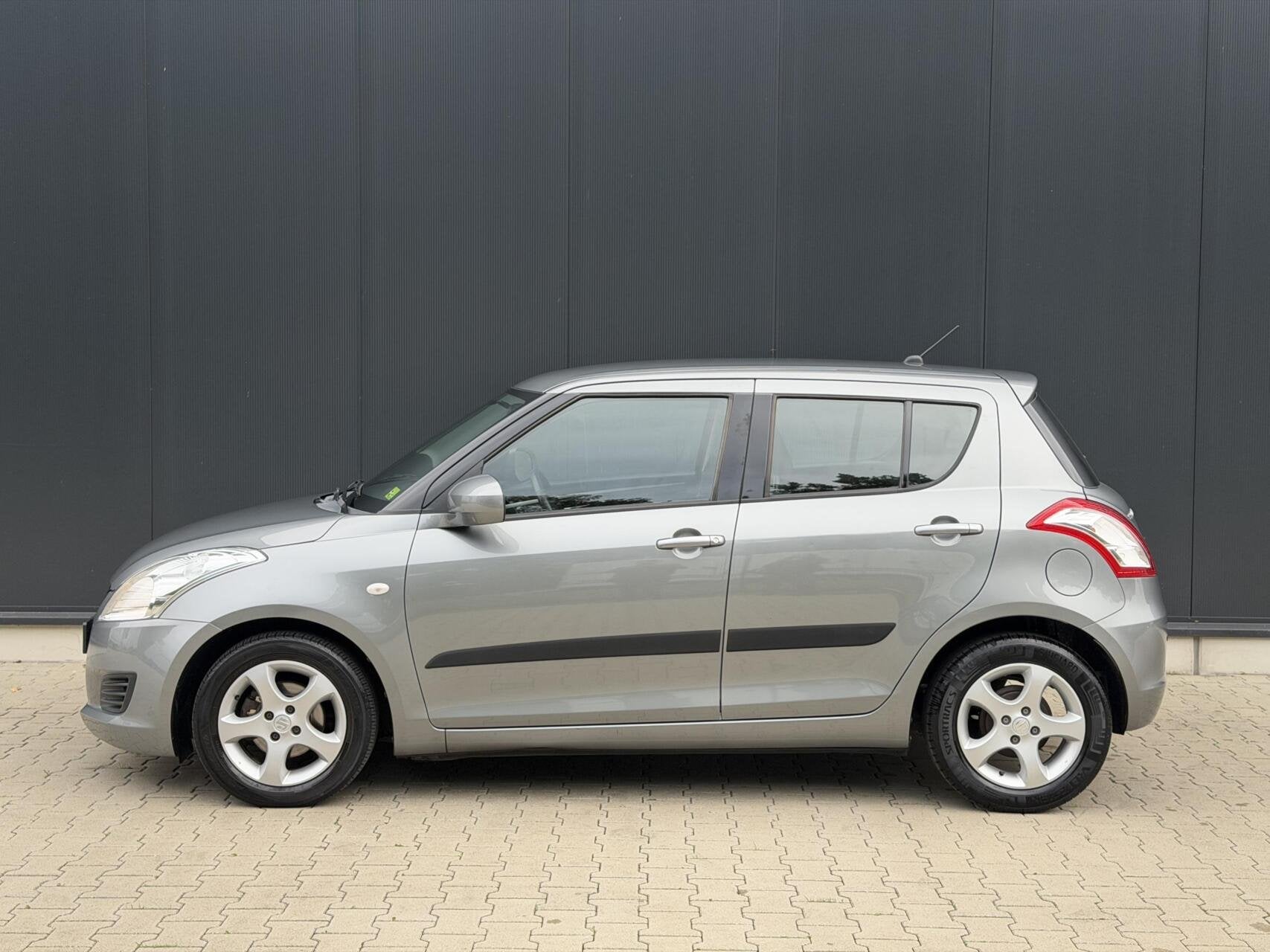 Suzuki Swift 1.2 Comfort Uniek Nederlandse auto PDC Stoel VW, Auto's, Stof, 4 cilinders, Swift, Origineel Nederlands