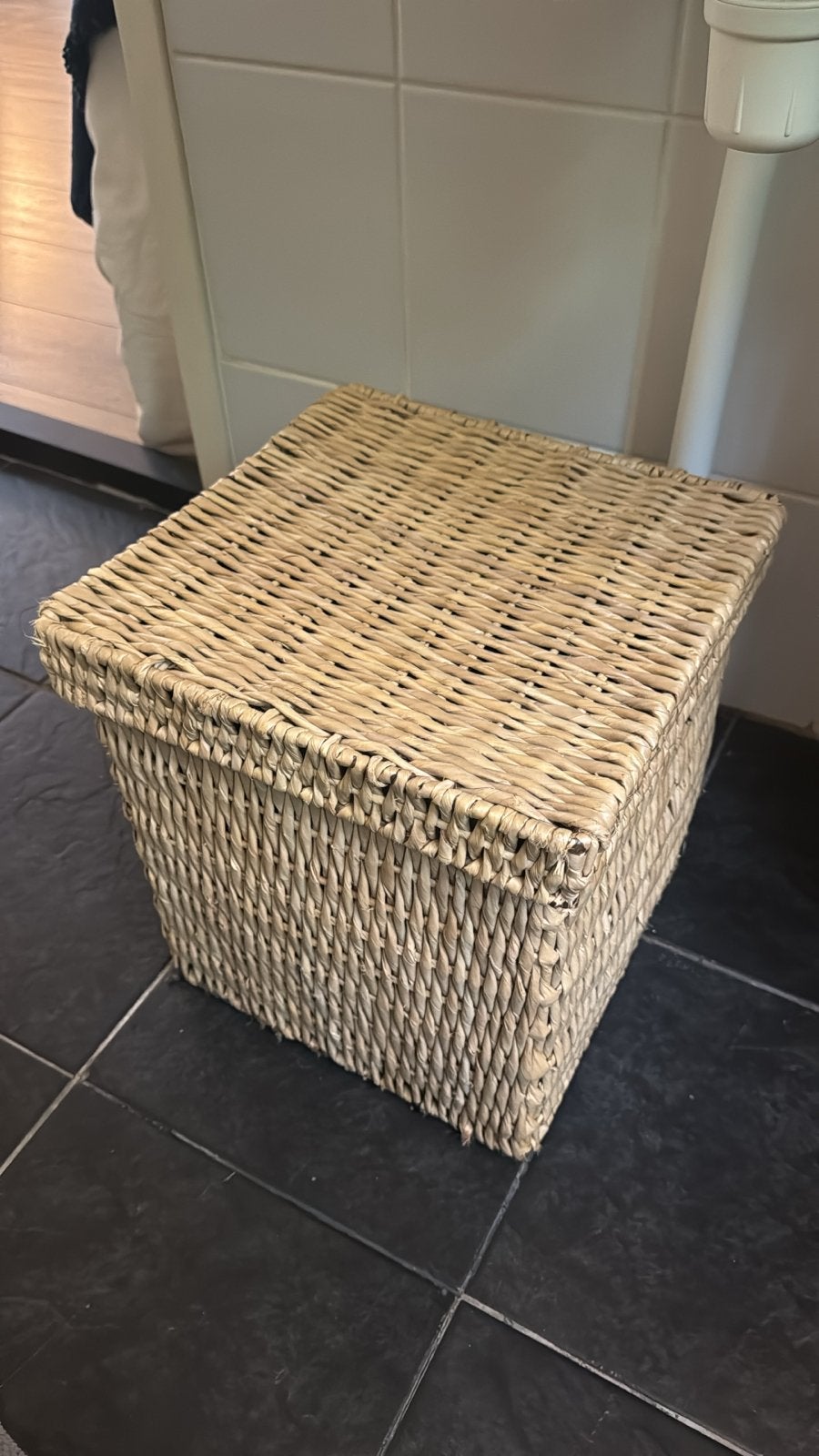 Rotan opbergmand met deksel - 30x30 cm, Ophalen, Gebruikt, Beige, Landelijk