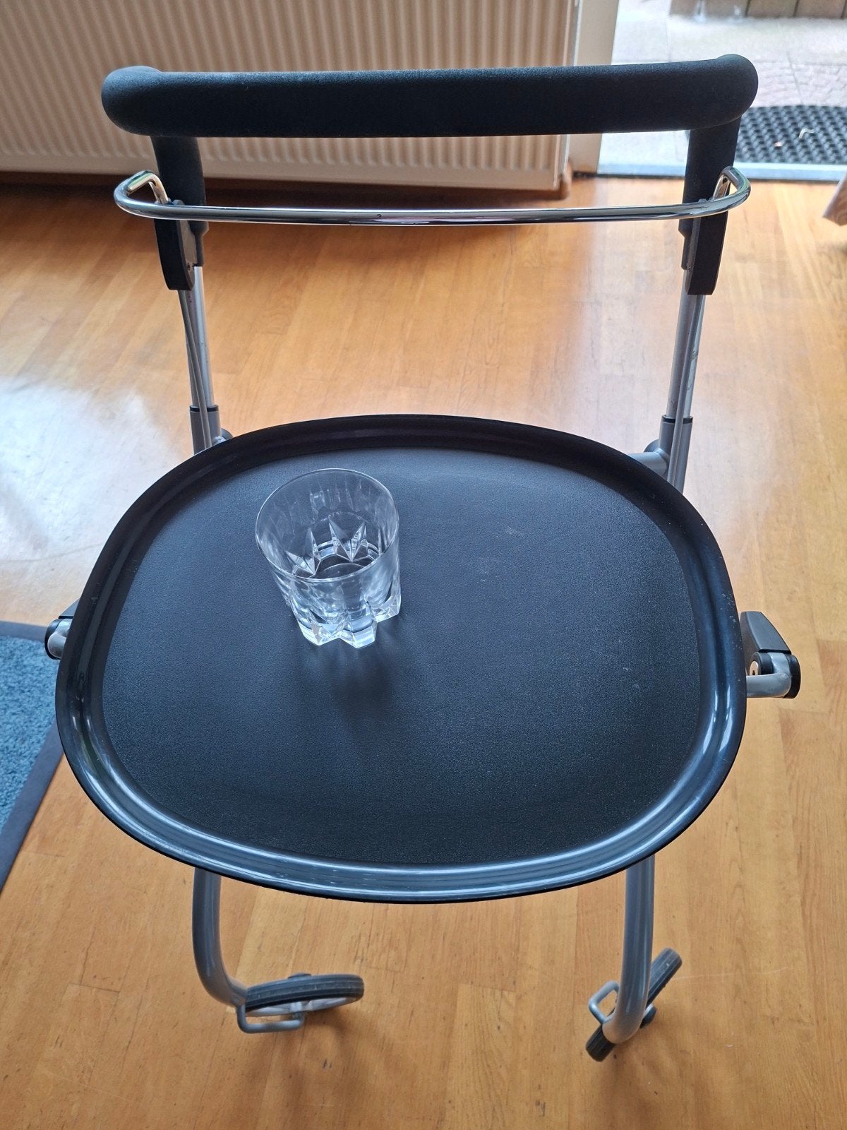 Rollator met groot dienblad, Diversen, Rollators, Zo goed als nieuw, Ophalen