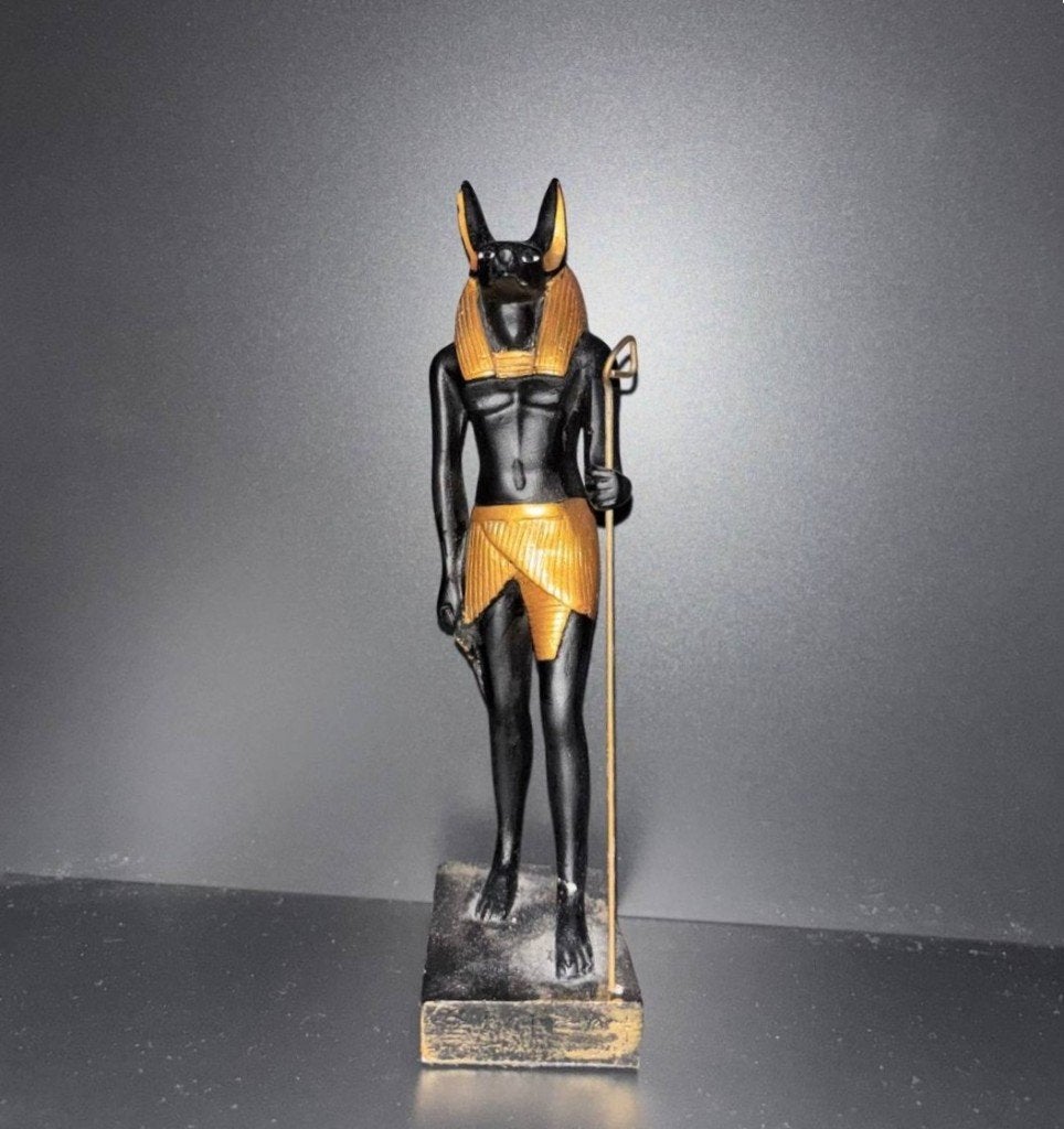 Kunstbeeld van Anubi – Egyptian Revival – 19e eeuw, Antiek en Kunst, Handgemaakt, Ophalen of Verzenden, 20 - 50 cm, Beeld