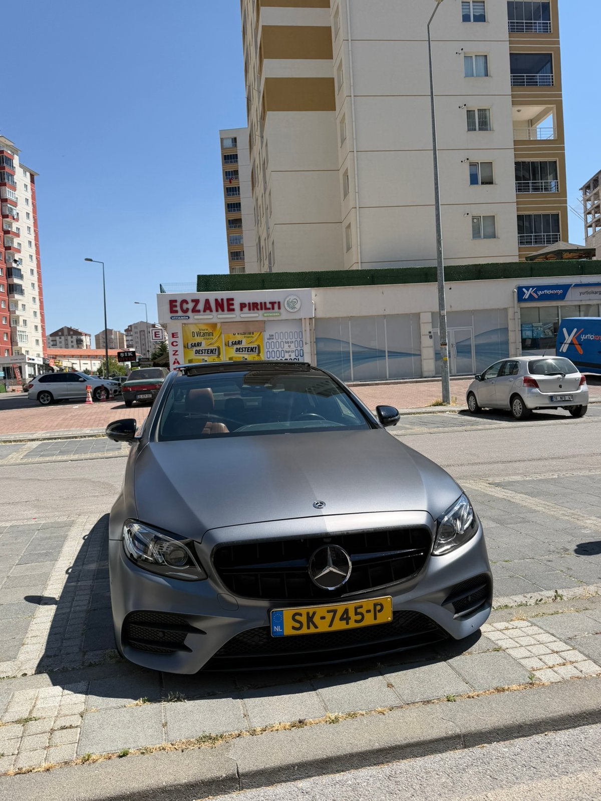 Mercedes-Benz E-Klasse E250 211pk 9G-TRONIC 2018 Grijs, Auto's, Automaat, Achterwielaandrijving, 4 cilinders, 2000 kg