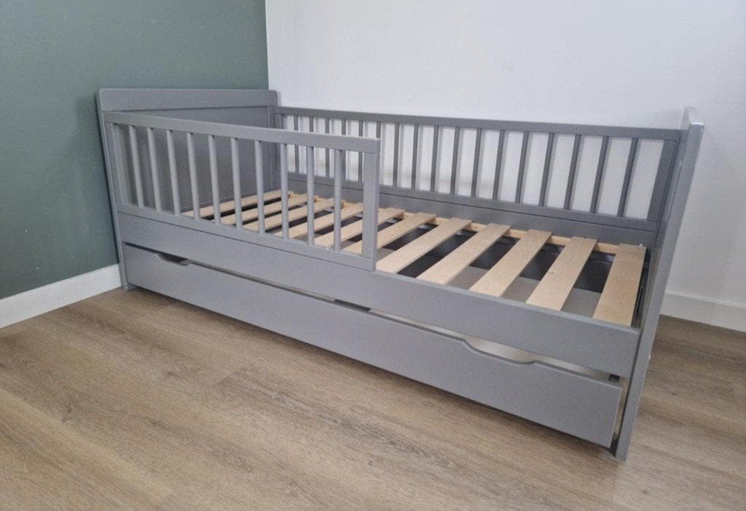 Peuterbed met lade. Petite Amélie, Ophalen, 140 tot 160 cm, 70 tot 85 cm, Lattenbodem