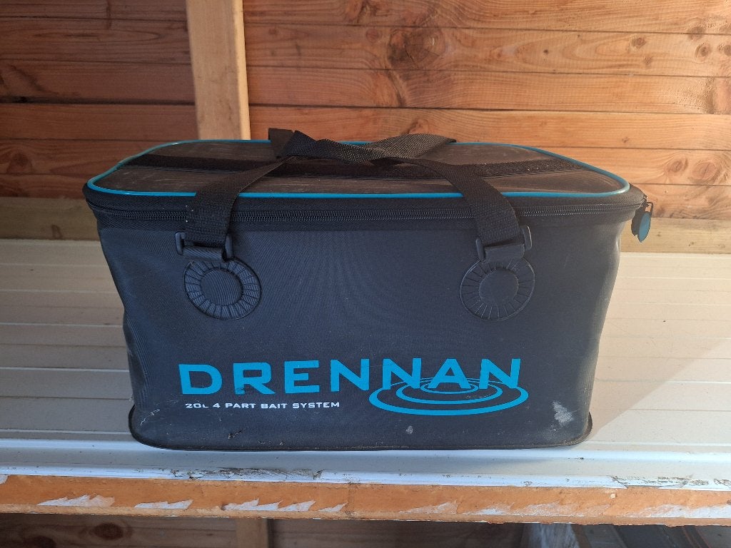 Gevraagd Tas van Drennan 20L van 4 part bait system, Ophalen of Verzenden, Gebruikt, Overige typen