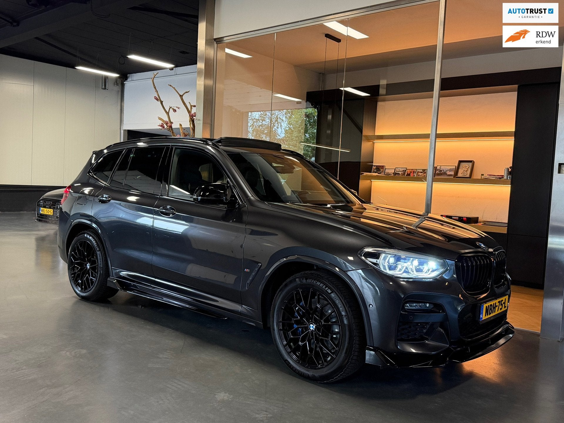 BMW X3 xDrive30e M Pack Panorama Memory Camera, Gebruikt, 4 cilinders, 2000 kg, Bedrijf