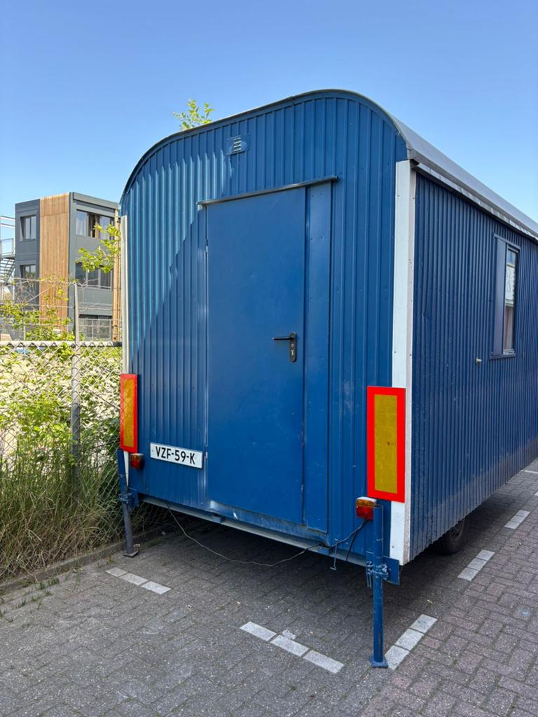 Bouwkeet in topstaat • Nieuwe banden • Direct inzetbaar”, Ophalen of Verzenden, Zo goed als nieuw