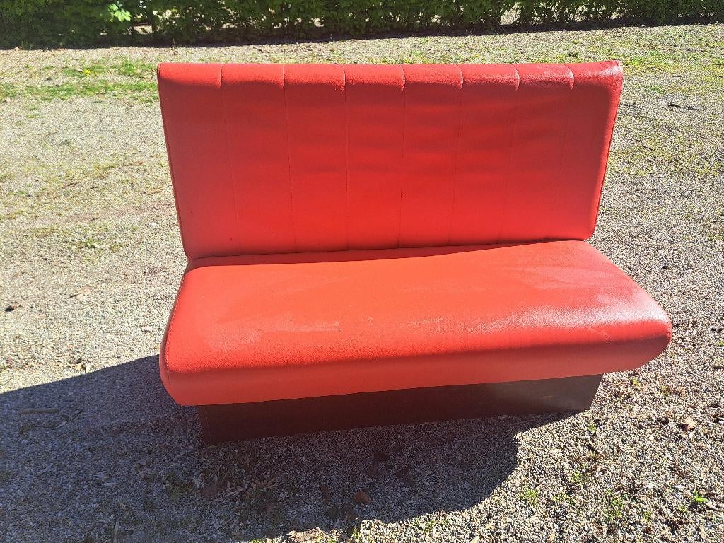 2 zits bank  rood, Ophalen, Kunststof, Gebruikt, 150 tot 200 cm