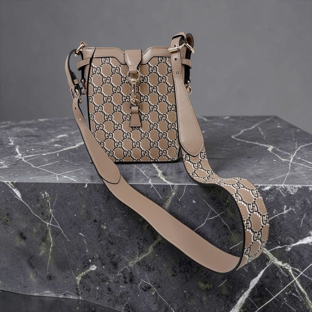 Gucci GG Shadow Mini Bucket Bag - ZGAN, met accessoires, Overige kleuren, Schoudertasje, Gucci, Ophalen of Verzenden