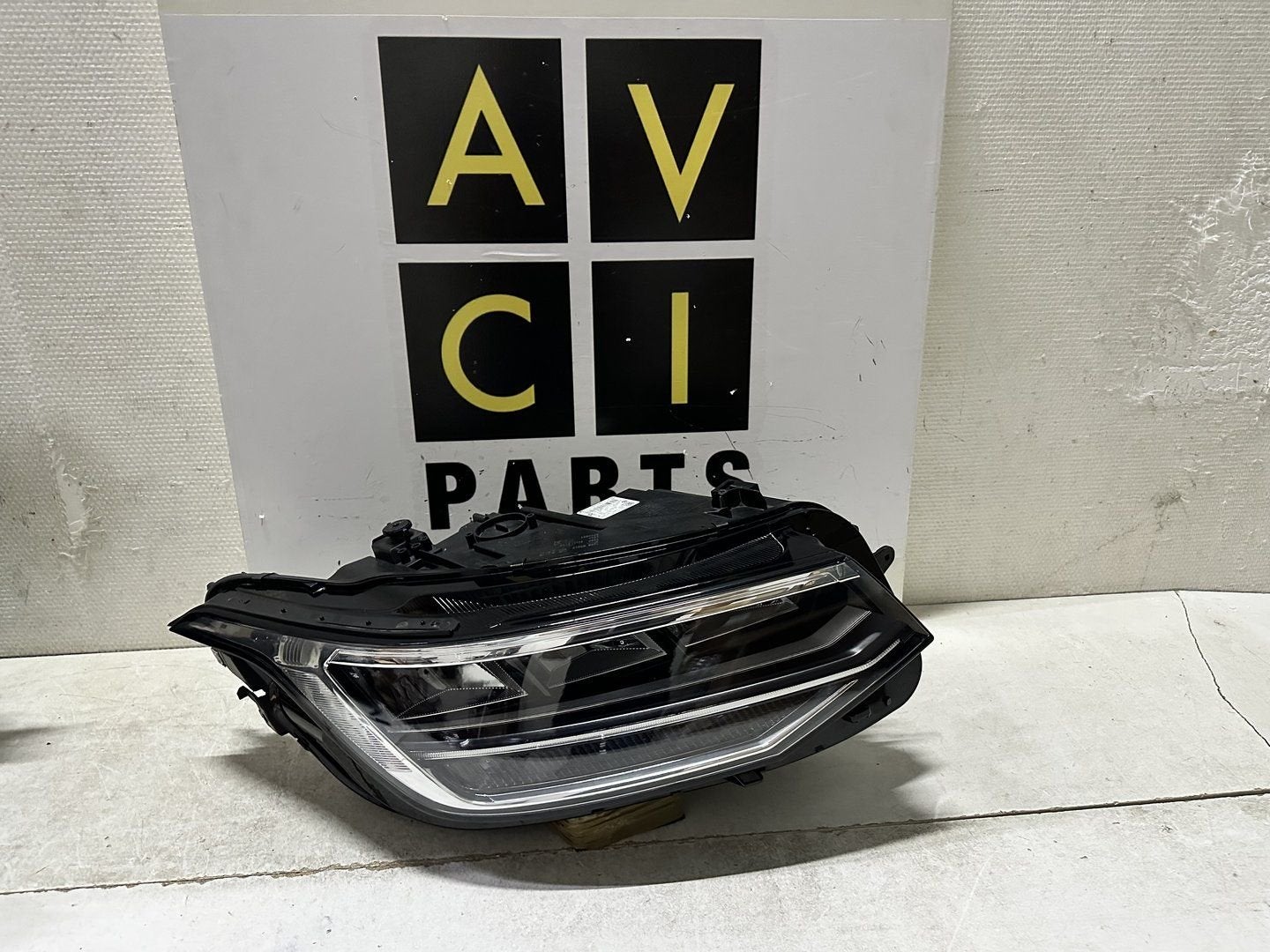 Koplamp Vw Tiguan 5NA facelift Full led 5NB941036C, Gebruikt, -, Volkswagen, -