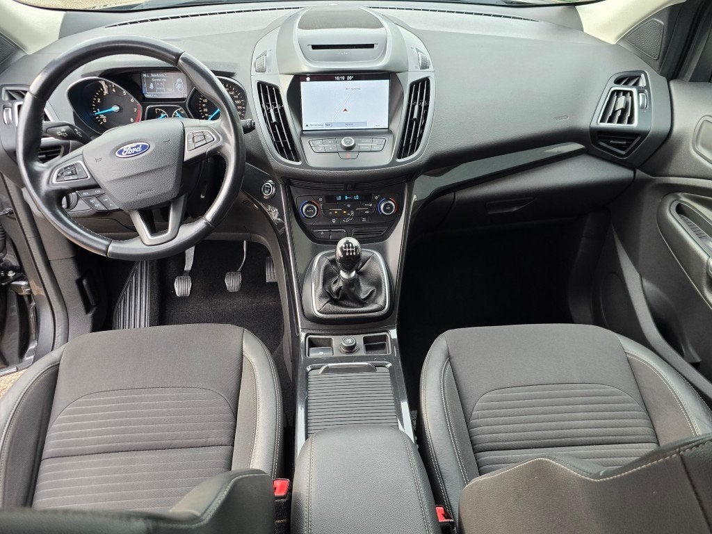 Foto 17 van Ford Kuga 1.5 EcoBoost Titanium D-Riem vervangen mooie auto