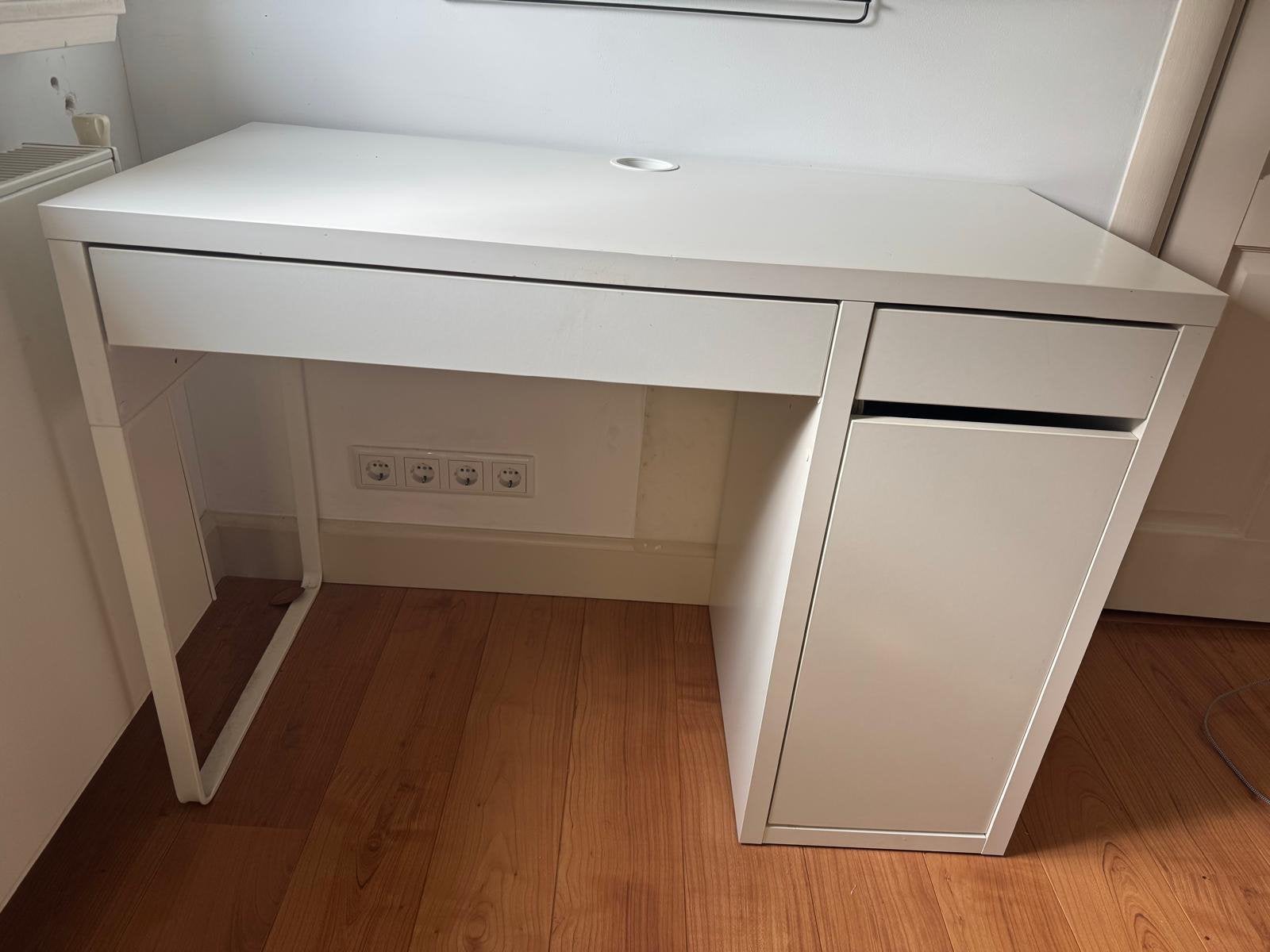 Stoer wit buro, Ophalen, 105 cm, Gebruikt, Met lades
