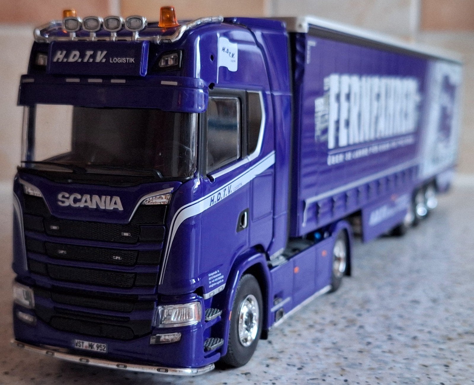 SCANIA S770 trekker met schuifzeilenoplegger "H.D.T.V.", Ophalen of Verzenden, Nieuw, Bus of Vrachtwagen, Tekno