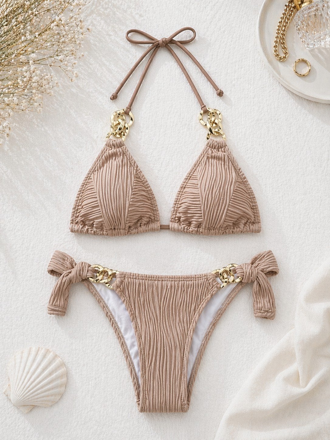 Koffiekleurige bikini met gouden kettingen maats en m, Beige, Onbekend, Nieuw, Ophalen of Verzenden