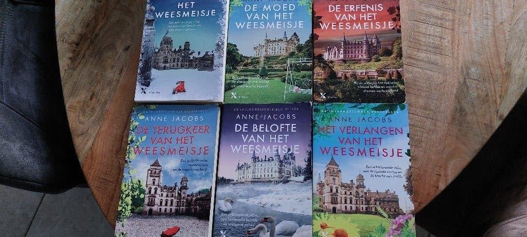 Anne Jacobs serie Het Weesmeisje, Ophalen, Gelezen, Anne Jacobs
