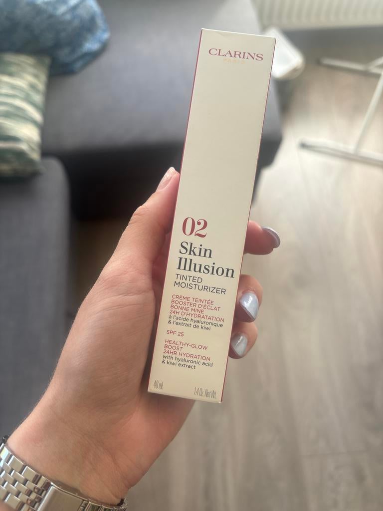 Clarins Skin Illusion Getinte Dagcrème SPF 25 - 02, Gehele gezicht, Beige, Nieuw, Ophalen of Verzenden