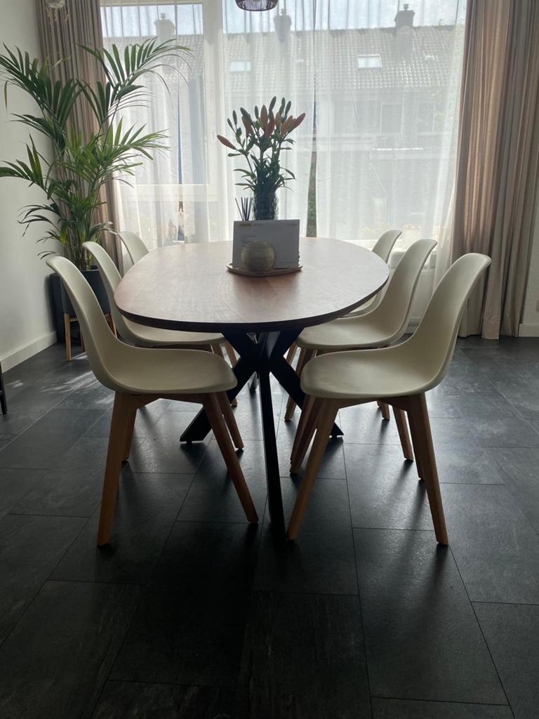 Mooie beige eetkamerstoelen van Sklum, Ophalen, Wit, Zo goed als nieuw, Vijf, Zes of meer stoelen