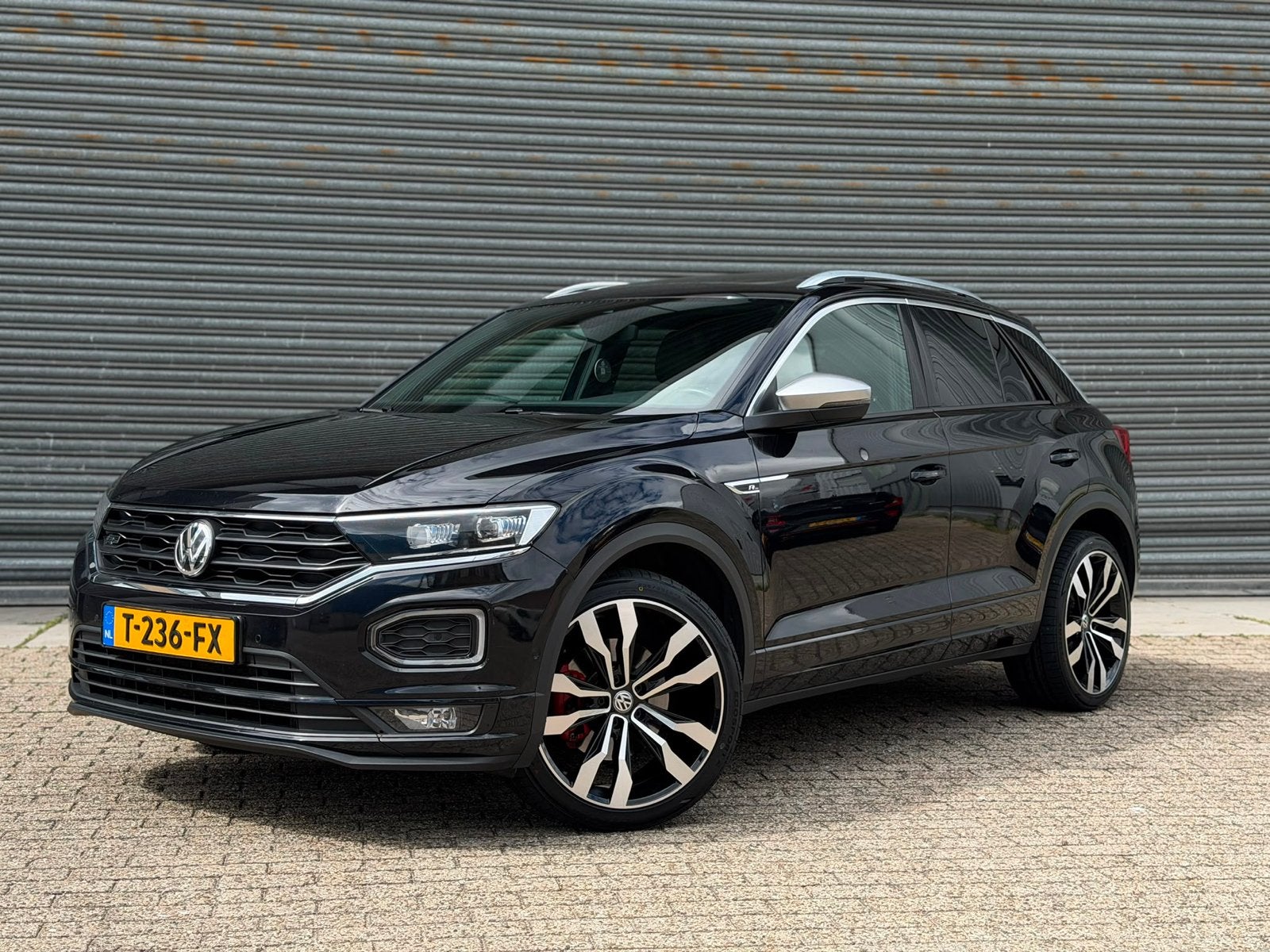 Volkswagen T-Roc 2.0 TSI 190pk 4Motion 7-DSG 2019 Zwart, Automaat, 1984 cc, Zwart, 75 €/maand