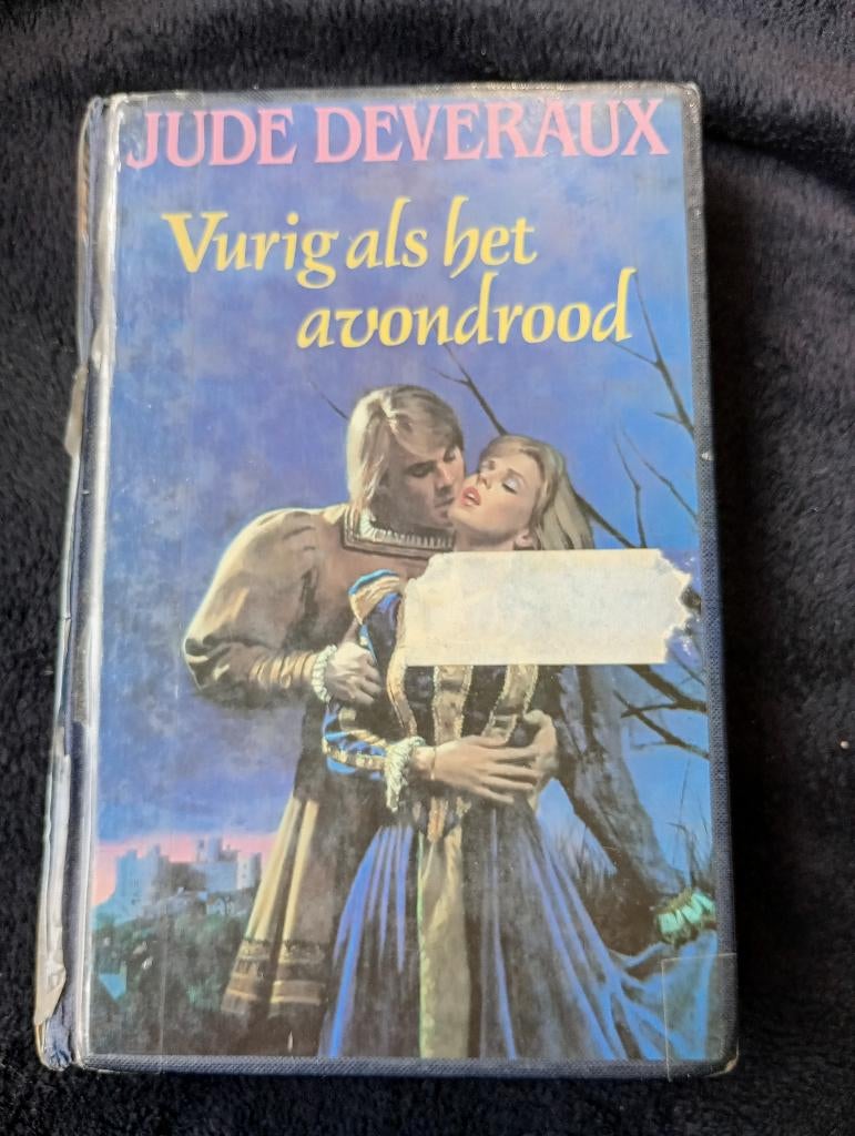 Jude Deveraux, Vurig als het avondrood, Ophalen of Verzenden, Gelezen