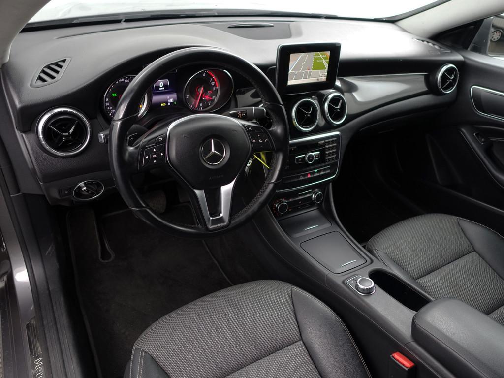 Mercedes-Benz CLA-Klasse 200 AMG Edition 1 Aut- Xenon Led, P, Gebruikt, Bedrijf, 19 km/l, Sedan