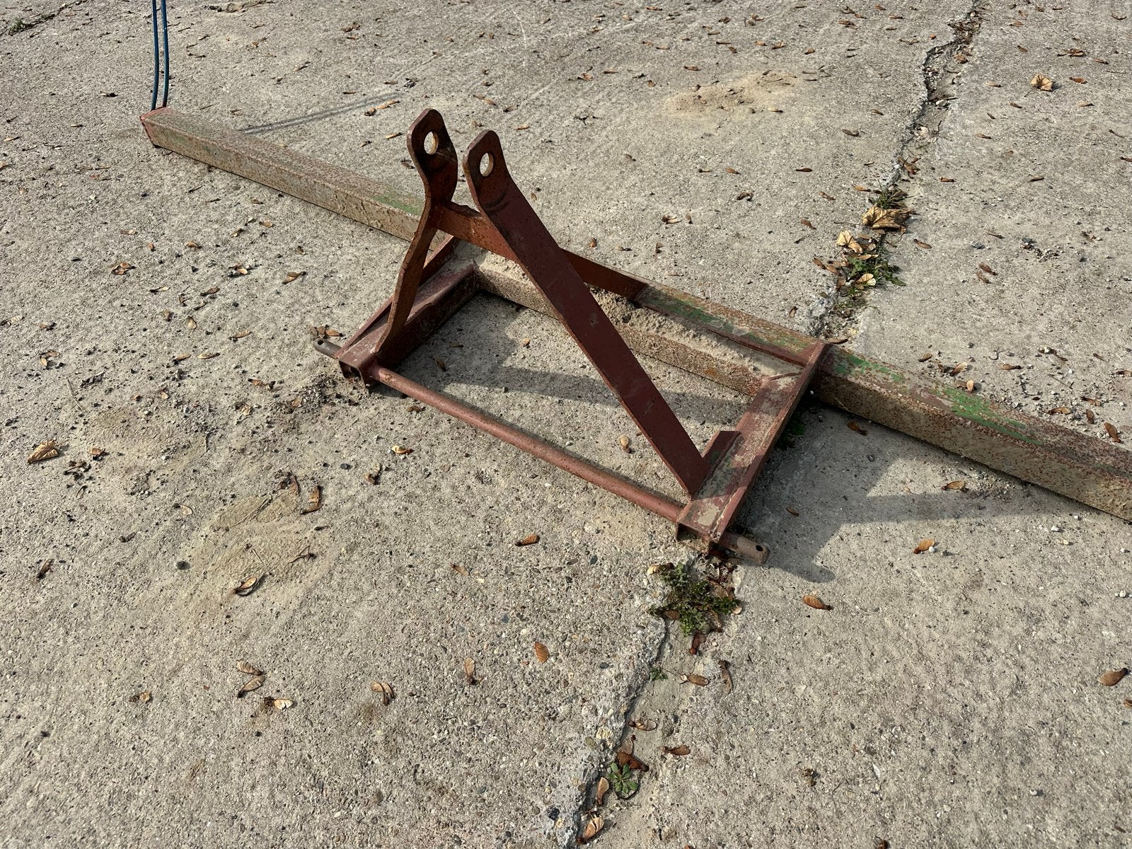 Driepuntsbok met balk voor gladlegging na grondbewerking, Ophalen, Akkerbouw, Grondbewerking