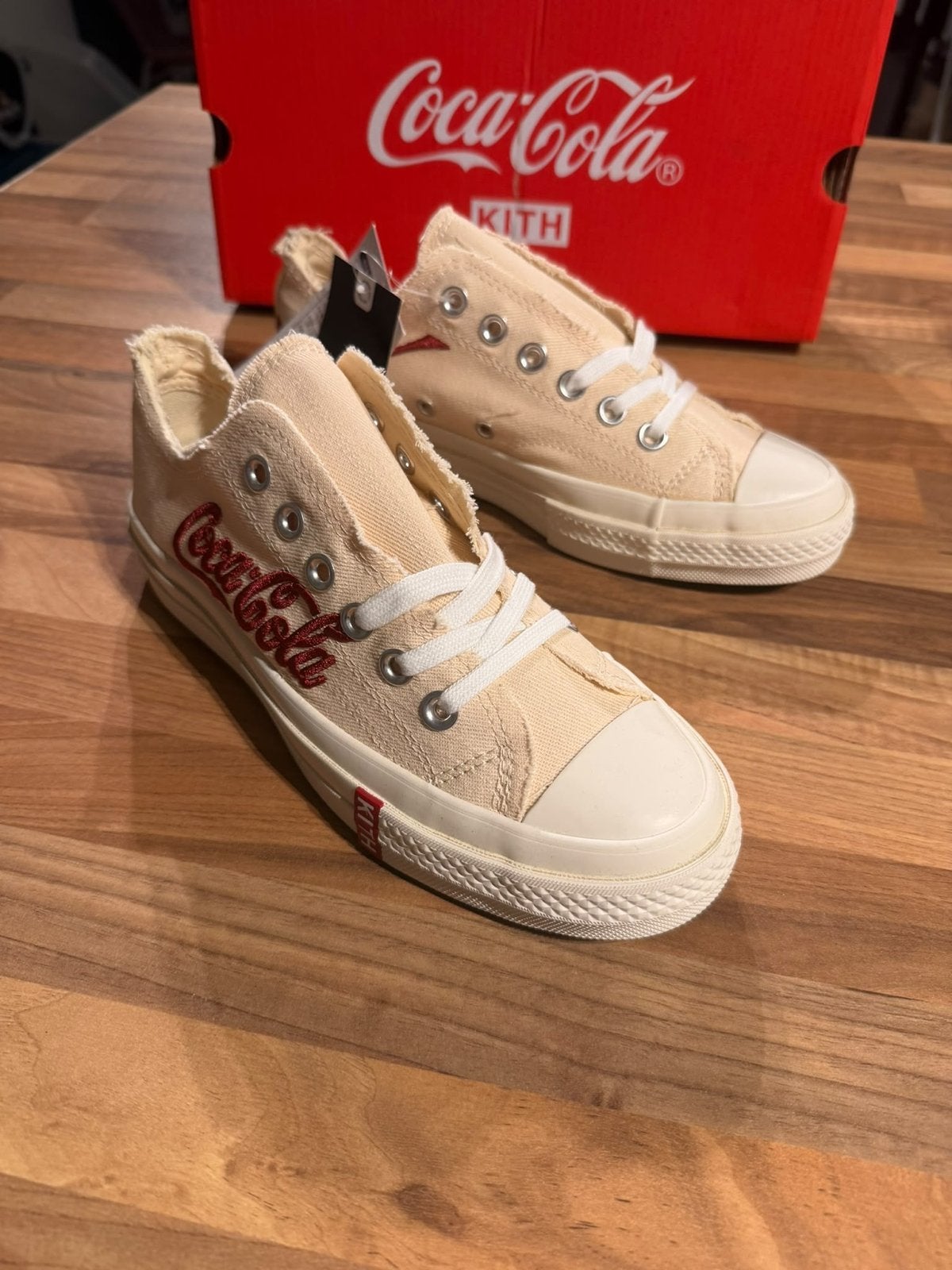 Converse x Kith x Coca-Cola Chuck 70 Low Top Sneakers, Ophalen of Verzenden, Nieuw, Beige, Sneakers of Gympen
