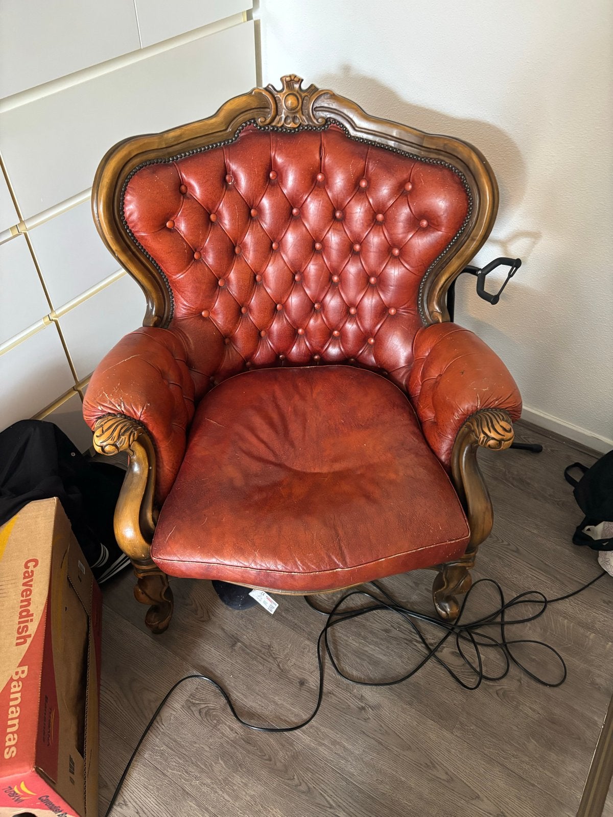 Klassieke roodbruine fauteuil – houten frame / Chesterfield, Ophalen, Gebruikt, Hout